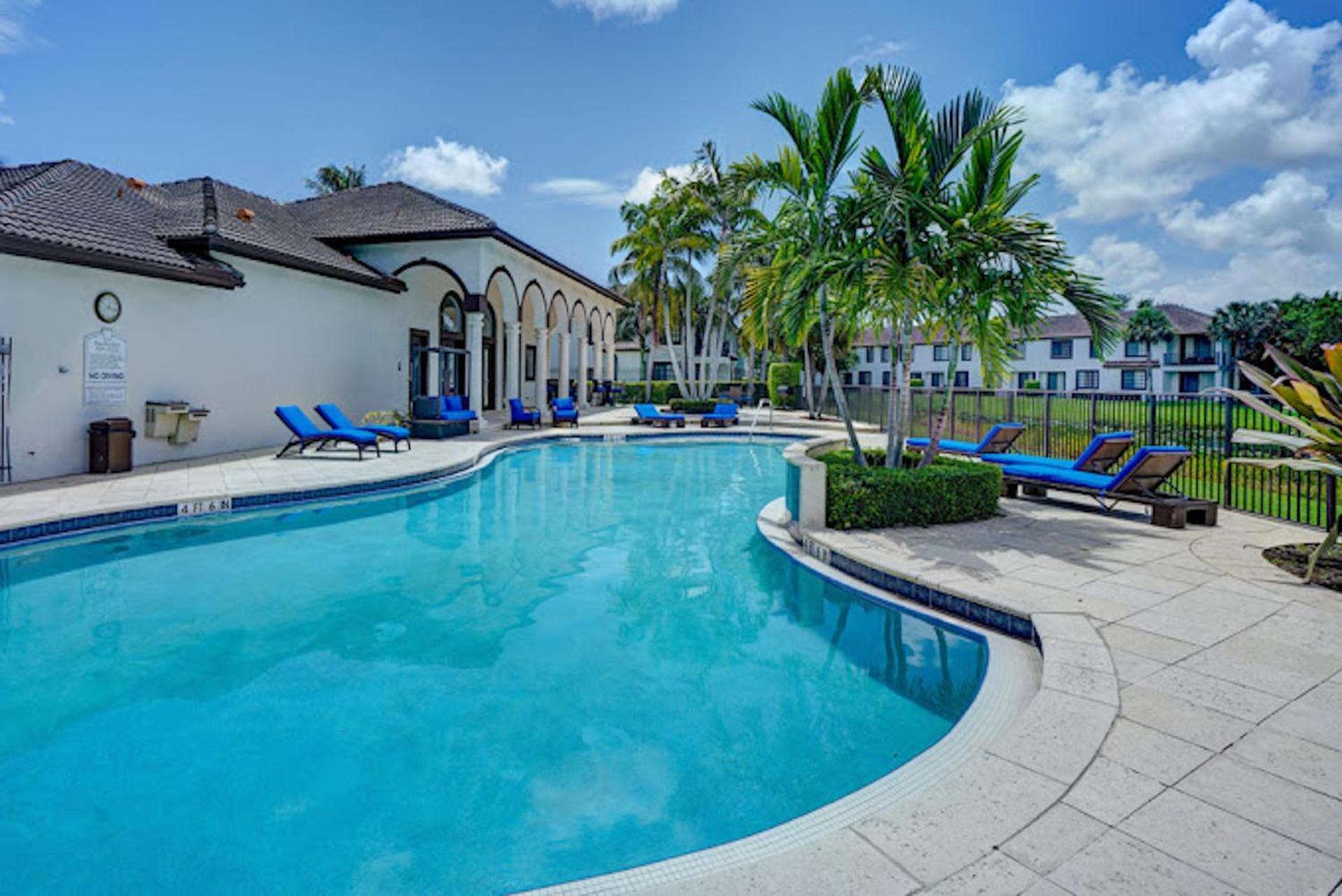 Newly Renovated Townhome With King Bed Delray Beach Esterno foto