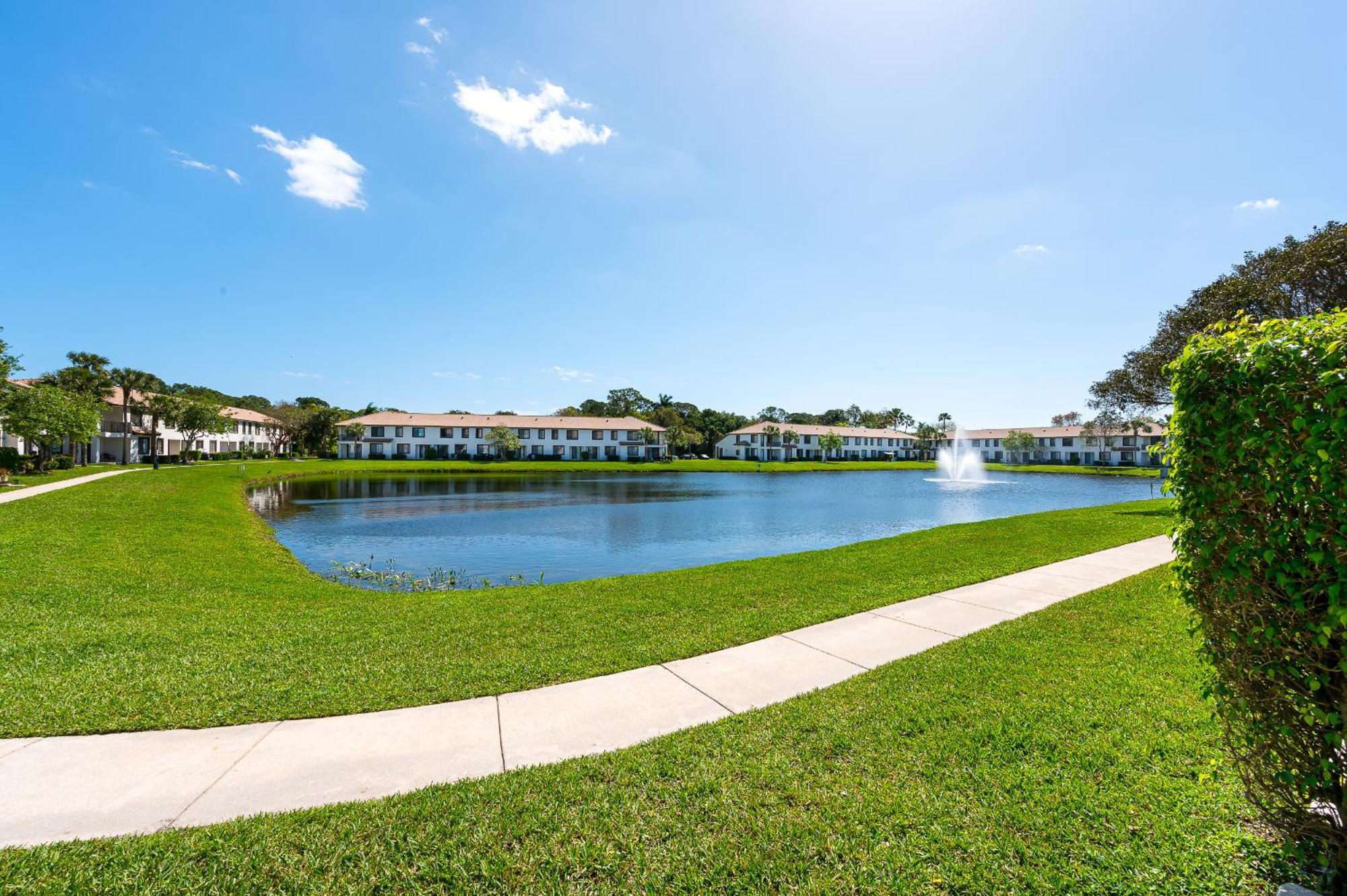 Newly Renovated Townhome With King Bed Delray Beach Esterno foto
